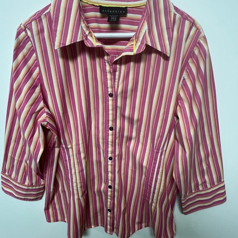 “ATTENTION” TOPS WOMEN SIZE XL BUTTON UP BLOUSE. DARK PINK/RED/YELLOW